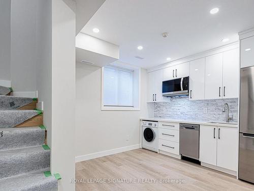 Lower-20 Kewbeach Ave, Toronto, ON - Indoor Photo Showing Kitchen