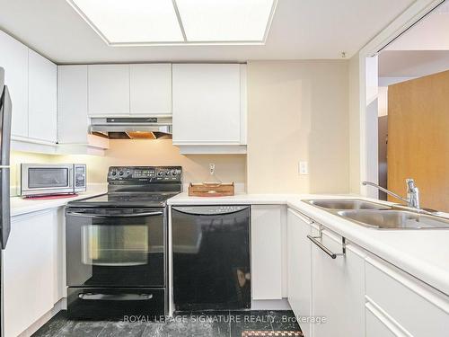 2801-45 Kingsbridge Gardens Circ, Mississauga, ON - Indoor Photo Showing Kitchen With Double Sink