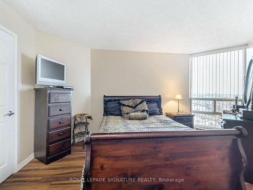 2801-45 Kingsbridge Gardens Circ, Mississauga, ON - Indoor Photo Showing Bedroom