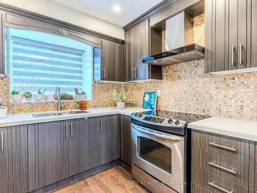 84 Moregate Cres, Brampton, ON - Indoor Photo Showing Kitchen With Double Sink With Upgraded Kitchen