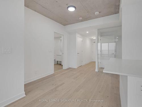 616-2720 Dundas St W, Toronto, ON - Indoor Photo Showing Other Room