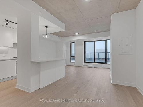 616-2720 Dundas St W, Toronto, ON -  Photo Showing Other Room