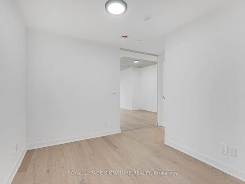 616-2720 Dundas St W, Toronto, ON - Indoor Photo Showing Other Room