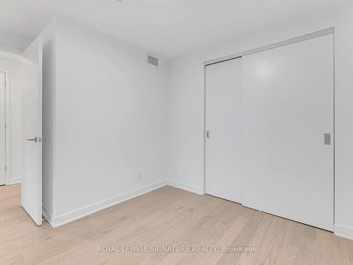 616-2720 Dundas St W, Toronto, ON - Indoor Photo Showing Other Room