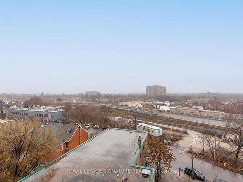 616-2720 Dundas St W, Toronto, ON - Outdoor With View