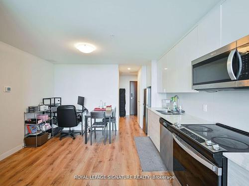 3205-60 Frederick St, Kitchener, ON - Indoor Photo Showing Kitchen With Double Sink