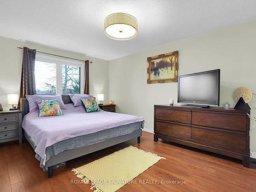 99 Westwinds Dr, London, ON - Indoor Photo Showing Bedroom