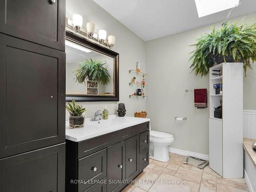 99 Westwinds Dr, London, ON - Indoor Photo Showing Bathroom