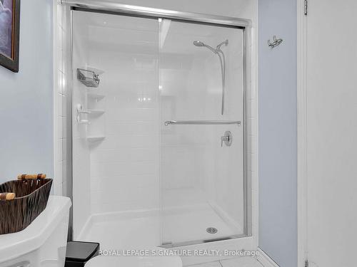 99 Westwinds Dr, London, ON - Indoor Photo Showing Bathroom