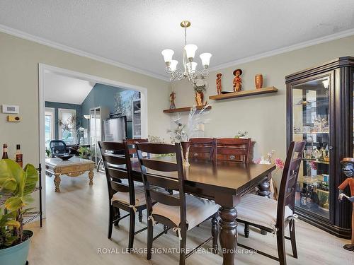 99 Westwinds Dr, London, ON - Indoor Photo Showing Dining Room