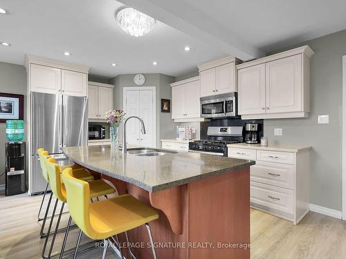 99 Westwinds Dr, London, ON - Indoor Photo Showing Kitchen