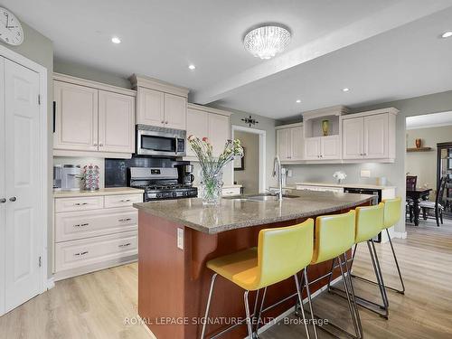 99 Westwinds Dr, London, ON - Indoor Photo Showing Kitchen With Double Sink