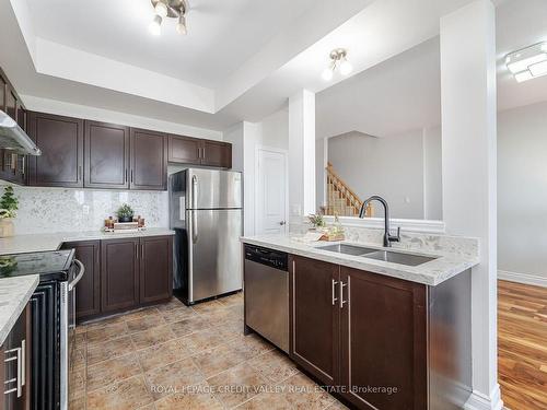 12-7 Lakelawn Rd, Grimsby, ON - Indoor Photo Showing Kitchen With Double Sink