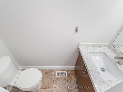 12-7 Lakelawn Rd, Grimsby, ON - Indoor Photo Showing Bathroom