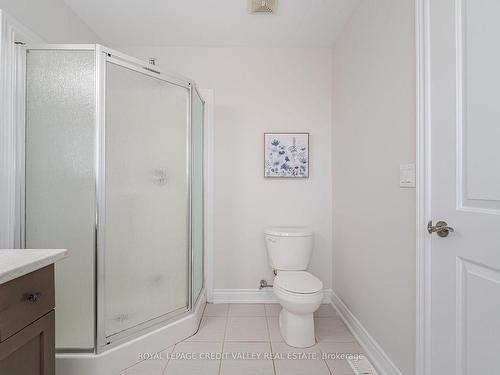 12-7 Lakelawn Rd, Grimsby, ON - Indoor Photo Showing Bathroom