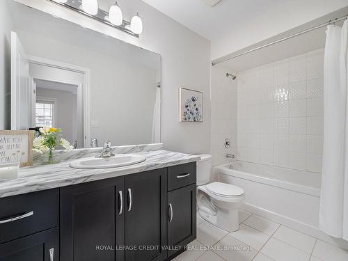 12-7 Lakelawn Rd, Grimsby, ON - Indoor Photo Showing Bathroom