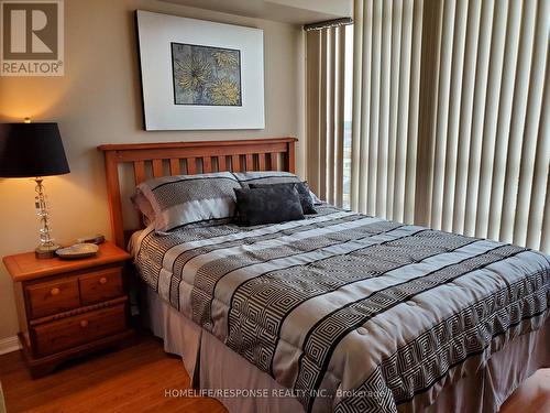 1602 - 50 Eglinton Avenue W, Mississauga, ON - Indoor Photo Showing Bedroom