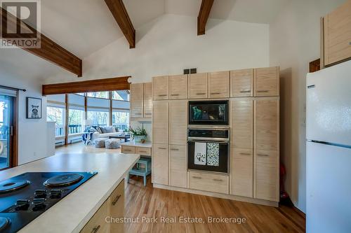 1033 Point Ideal Road, Lake Of Bays (Franklin), ON - Indoor Photo Showing Kitchen