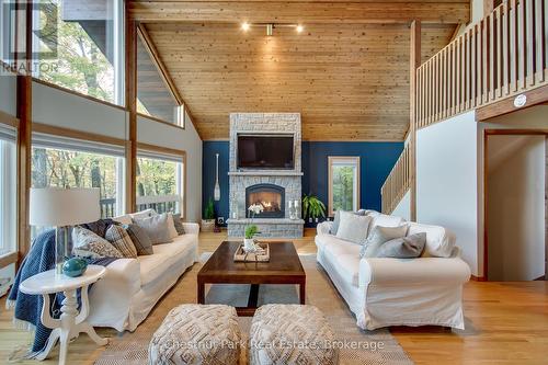 1033 Point Ideal Road, Lake Of Bays (Franklin), ON - Indoor Photo Showing Living Room With Fireplace