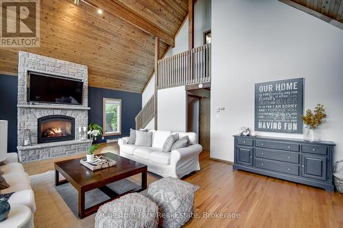 1033 Point Ideal Road, Lake Of Bays (Franklin), ON - Indoor Photo Showing Living Room With Fireplace