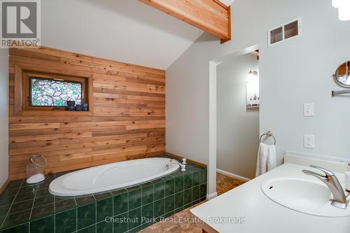 1033 Point Ideal Road, Lake Of Bays (Franklin), ON - Indoor Photo Showing Bathroom