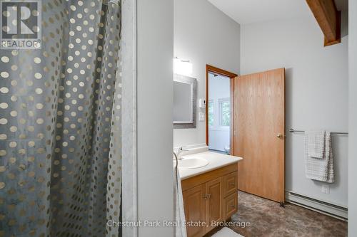 1033 Point Ideal Road, Lake Of Bays (Franklin), ON - Indoor Photo Showing Bathroom