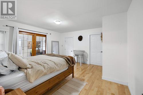 2315 16Th Street, Lister, BC - Indoor Photo Showing Bedroom