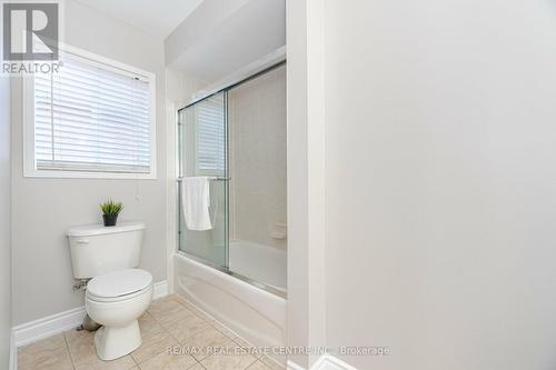 1016 Mccuaig Drive, Milton, ON - Indoor Photo Showing Bathroom