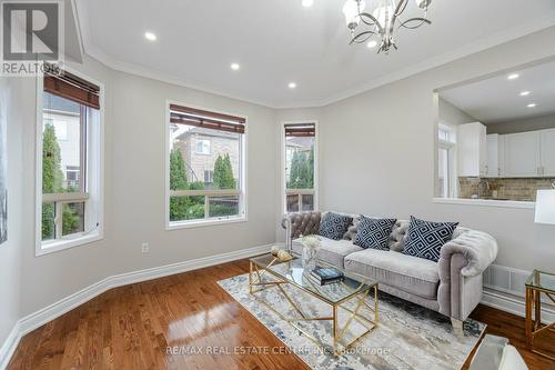 1016 Mccuaig Drive, Milton, ON - Indoor Photo Showing Living Room