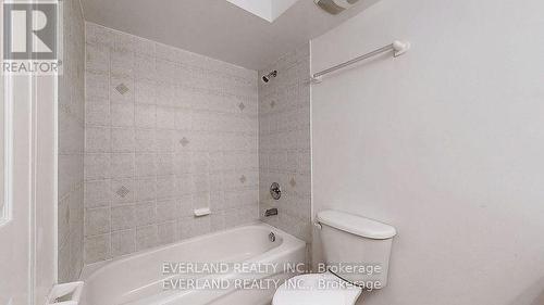 268 - 4975 Southampton Drive, Mississauga, ON - Indoor Photo Showing Bathroom