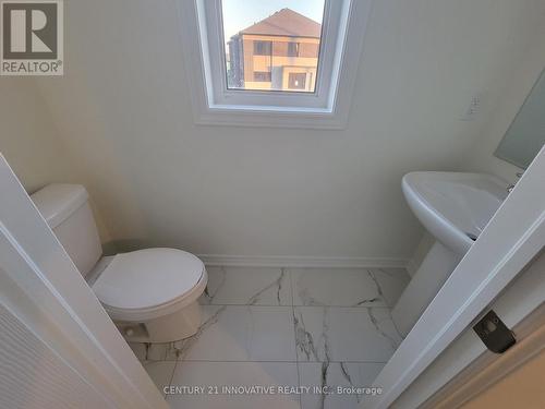 2 Sedgemoor Street, Whitby, ON - Indoor Photo Showing Bathroom