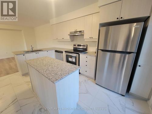 2 Sedgemoor Street, Whitby, ON - Indoor Photo Showing Kitchen