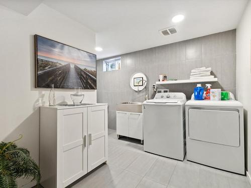 Salle de bains - 477 Rue Mcmillan, Gatineau (Gatineau), QC - Indoor Photo Showing Laundry Room