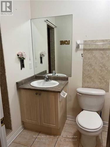 740 States Street, Mississauga, ON - Indoor Photo Showing Bathroom