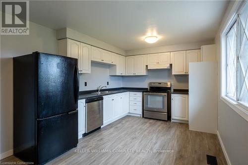 54 Fairway Drive, Hamilton, ON - Indoor Photo Showing Kitchen