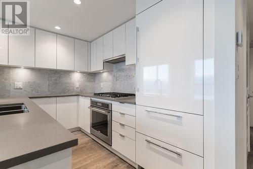 2501 5883 Barker Avenue, Burnaby, BC - Indoor Photo Showing Kitchen With Upgraded Kitchen