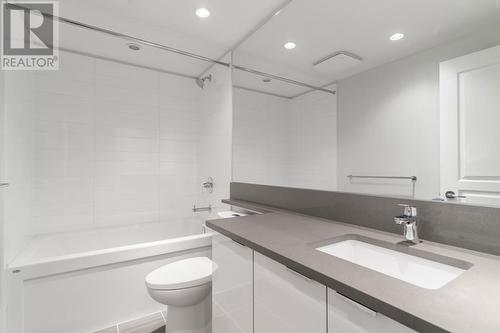 2501 5883 Barker Avenue, Burnaby, BC - Indoor Photo Showing Bathroom