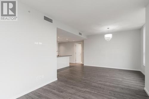 2501 5883 Barker Avenue, Burnaby, BC - Indoor Photo Showing Other Room