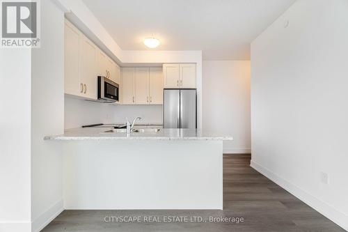 1105 - 460 Dundas Street E, Hamilton, ON - Indoor Photo Showing Kitchen