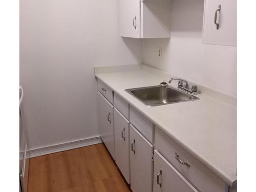 111-900 Tolmie Ave, Victoria, BC - Indoor Photo Showing Kitchen