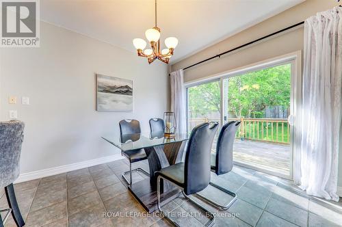 1547 Spencely Drive, Oshawa, ON - Indoor Photo Showing Dining Room