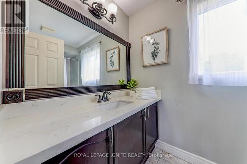 1547 Spencely Drive, Oshawa, ON - Indoor Photo Showing Bedroom