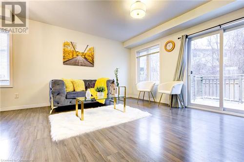 Living area with hardwood / wood-style floors - 350 Dundas Street S Unit# 30, Cambridge, ON - Indoor Photo Showing Living Room