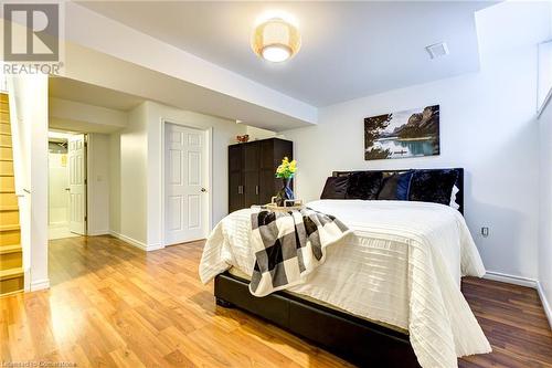 Bedroom featuring light wood-type flooring - 350 Dundas Street S Unit# 30, Cambridge, ON - Indoor Photo Showing Bedroom