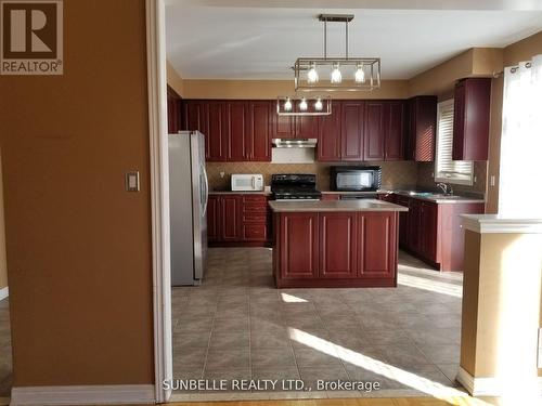 Upper - 26 Senwood Street, Brampton, ON - Indoor Photo Showing Kitchen