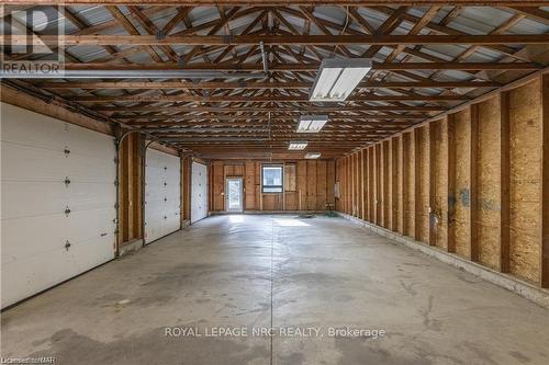 1613 G Lookout Street, Pelham, ON - Indoor Photo Showing Garage