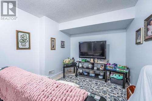 21 Hoover Road, Brampton, ON - Indoor Photo Showing Bedroom