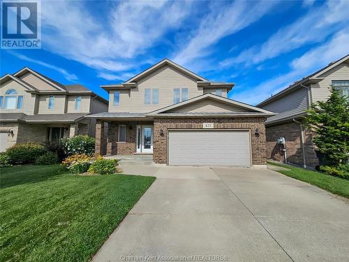 122 Smithfield Circle, Chatham, ON - Outdoor With Facade