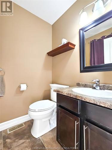 122 Smithfield Circle, Chatham, ON - Indoor Photo Showing Bathroom