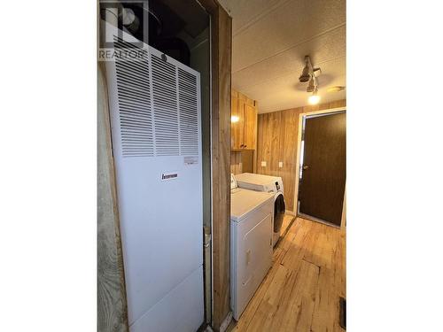 18 5378 Park Drive, 100 Mile House, BC - Indoor Photo Showing Laundry Room